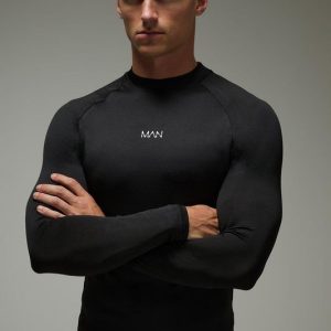 Man Active Lightweight Muscle Fit High Neck Baselayer T-shirt