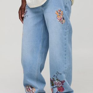 Relaxed Fit Floral Embroidered Washed Jeans