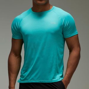 Man Active Engineered Knit Regular Fit T-shirt