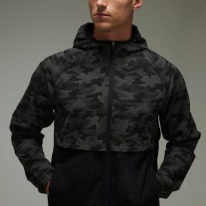 Common Pace Running Reflective Camo Regular Fit Windbreaker