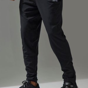 Man Active Performance Lightweight Stretch Woven Tapered Sweatpants