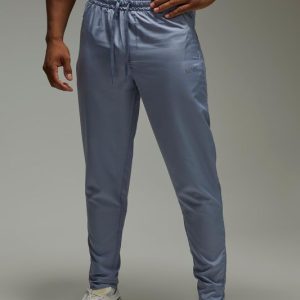 Man Active Lightweight Tapered Sweatpants