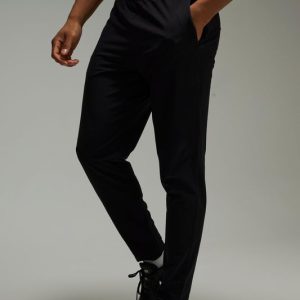 Man Active Ripstop Stretch Woven Tapered Jogger