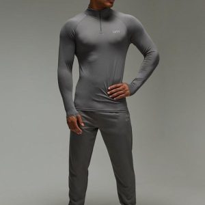 Man Active Quarter Zip and Sweatpants Tracksuit