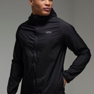 Man Active Lightweight Shower Resistant Windbreaker