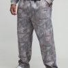 Plus Washed Camo Embroidered Oversized Joggers