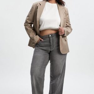 Plus Basic Straight Leg Jean